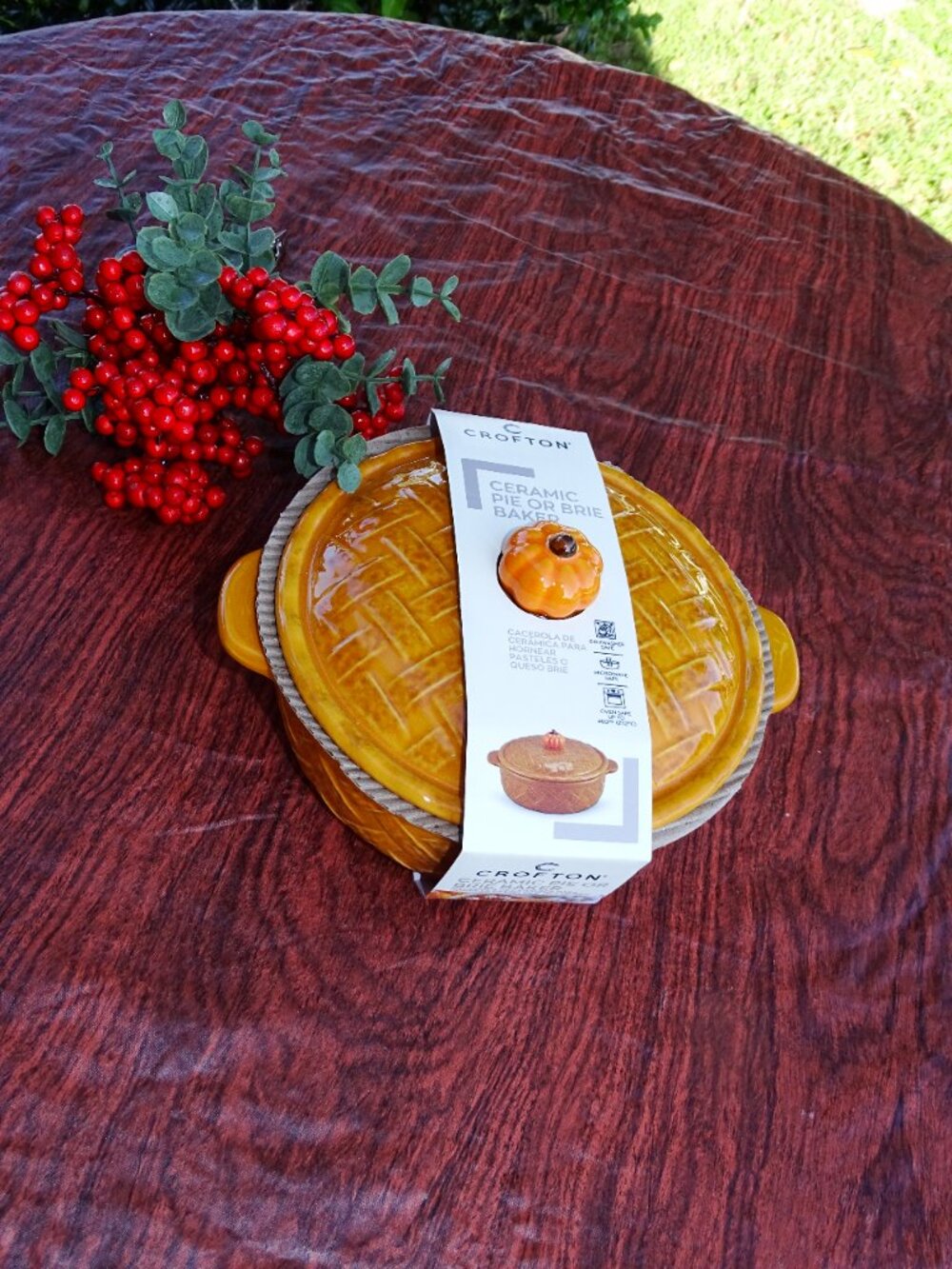 Crofton Ceramic Pie or Brie Baker 0.78 Quart NWT